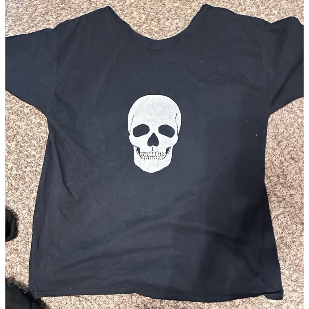 Plus size t shirt with skull print -